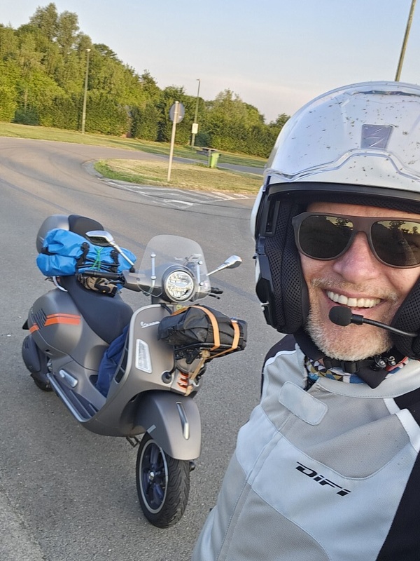 Afbeeldingslocatie: https://tweakers.net/i/zue2HKpMPFWme5TbeuWQqblADl4=/x800/filters:strip_icc():strip_exif()/f/image/6SxlNCuOxwQuxdrUwSnFswk8.jpg?f=fotoalbum_large