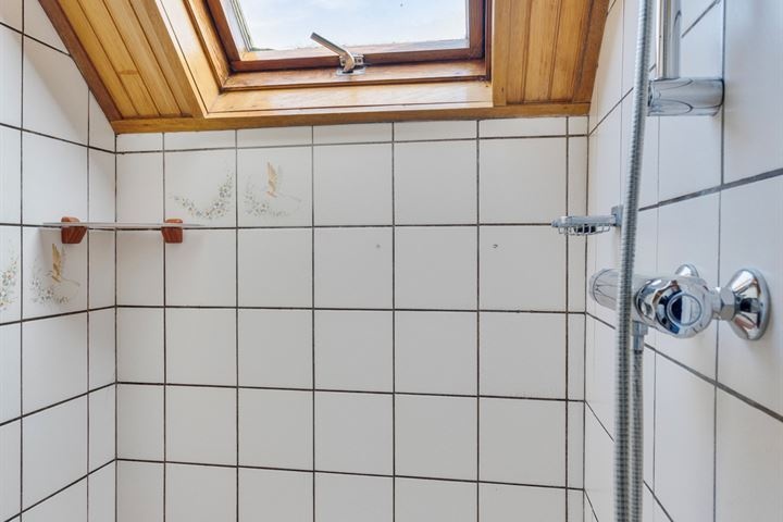 Afbeeldingslocatie: https://tweakers.net/i/zy-UYswH8uAzivt3PMp9R4Q1ouk=/full-fit-in/4920x3264/filters:max_bytes(3145728):no_upscale():strip_icc():fill(white):strip_exif()/f/image/6XenxxO2C2eb0kUrBDT4YRJL.jpg?f=user_large